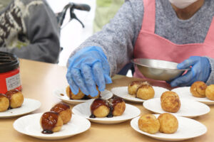 【イベント】小松島名月苑でたこ焼きパーティーを開催しました